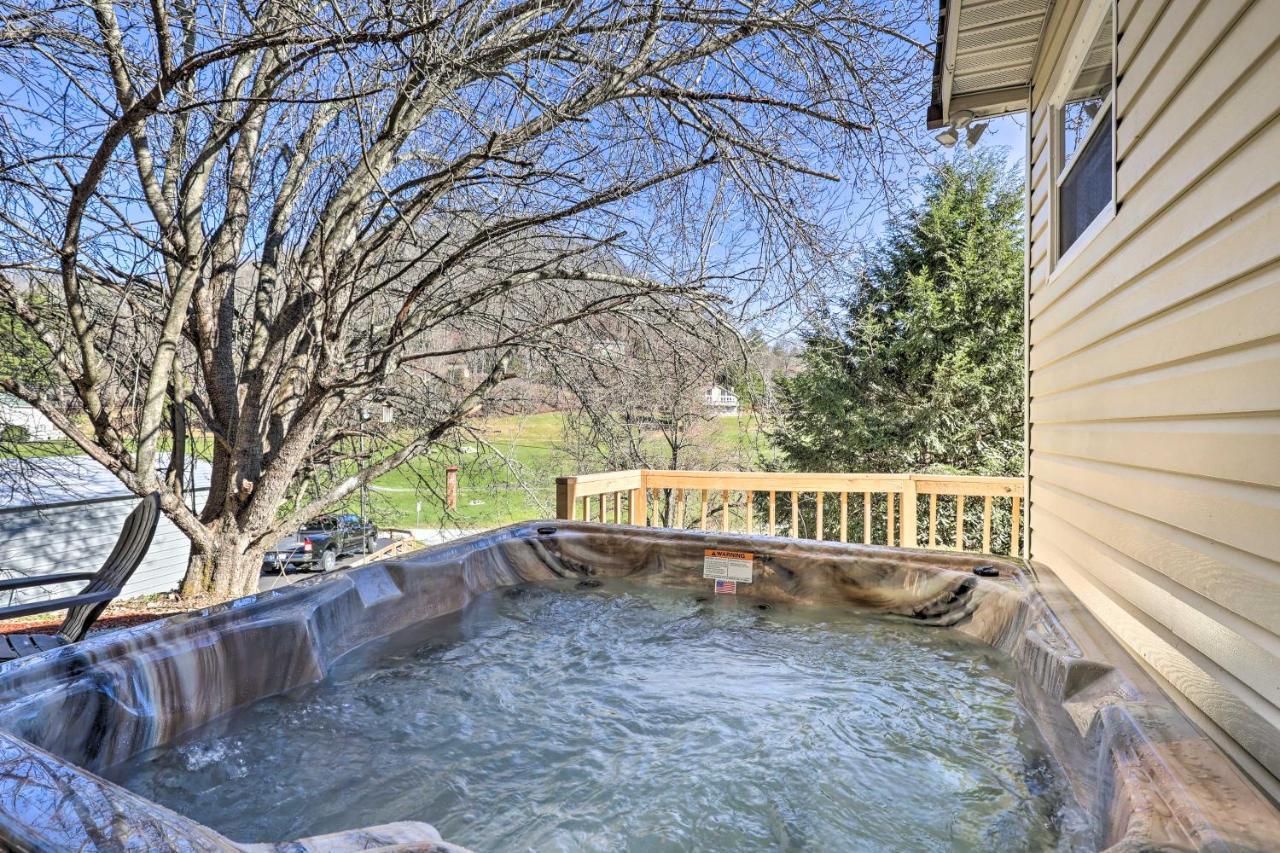 Hot Tub And Fire Pit At Luxe Blue Ridge Bungalow Vila Vilas Exterior foto